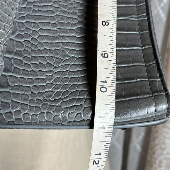 NWOT Bebe Los Angeles Grey Reptile Embossed Shoulder Bag - Picture 10 of 14
